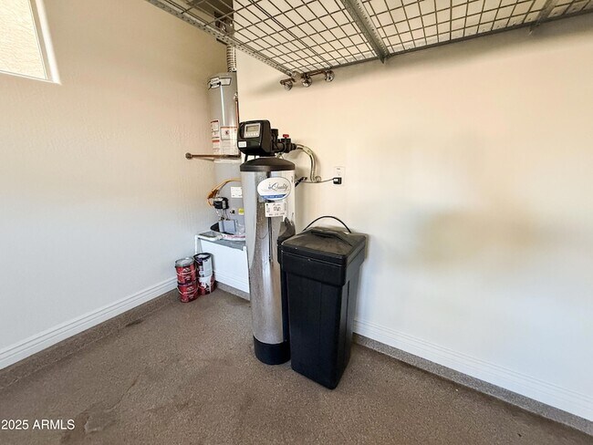 Building Photo - 4711 E Daley Ln