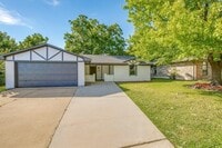 Building Photo - 808 Easter Dr