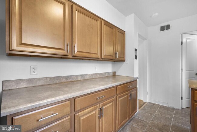 Building Photo - 6212 Carters Ln
