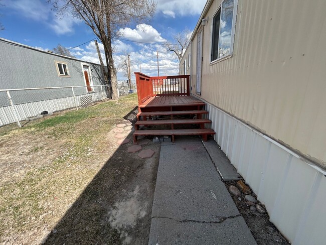 Building Photo - 3 Bed 1.5 Bath Fully Remodeled Mobile Home...