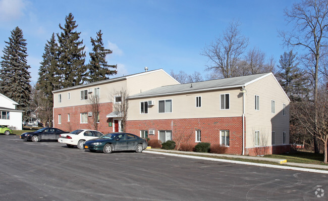 Primary Photo - Creekside Manor Apartments