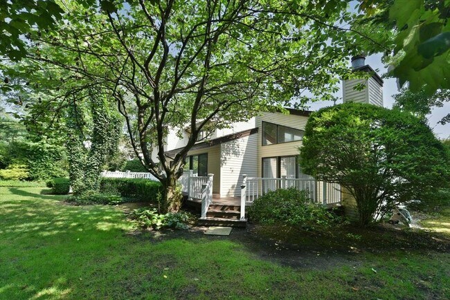 Building Photo - 24 Aldgate Dr W