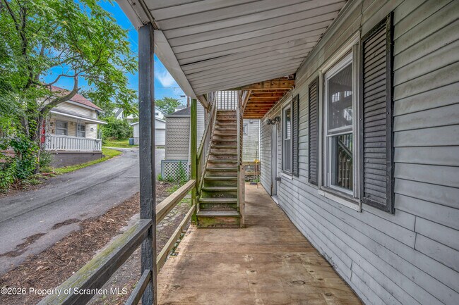 Building Photo - 629 Beech St