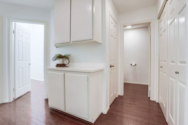 Building Photo - 3 bed, 2 bath Single Family Home in North ...