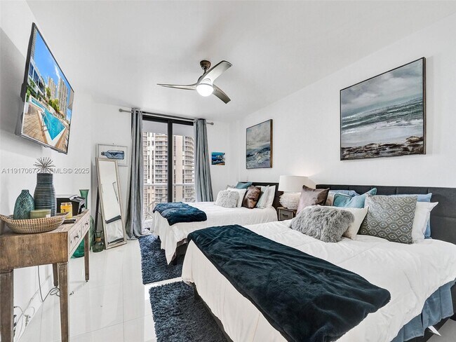 Building Photo - 20281 E Country Club Dr