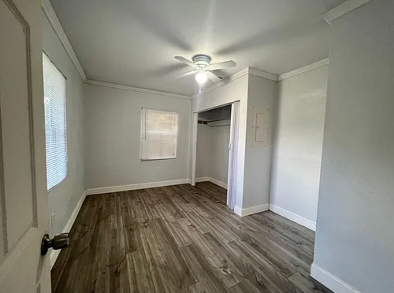 Building Photo - 2337 37th St S