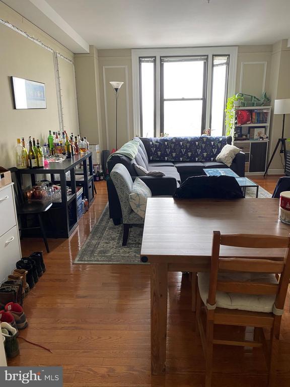 Building Photo - 2031 Locust St