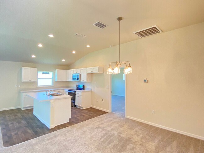 Building Photo - Desirable Citrus Springs Neighborhood 4/2/2 *WON'T LAST*