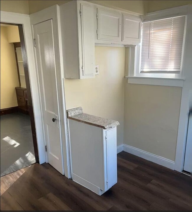 Building Photo - 13604 Maplerow Ave