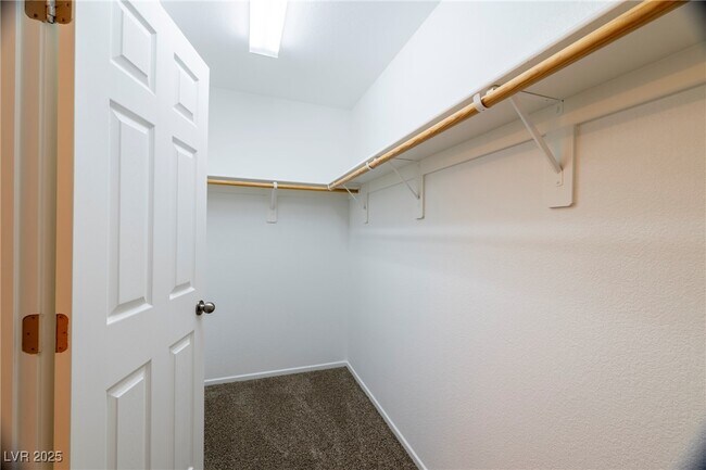 Building Photo - 7718 Ornamento Way