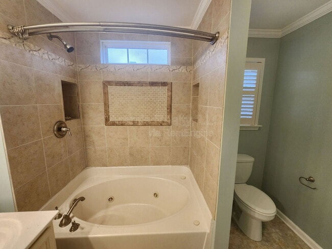 Building Photo - 587 Delbridge St NW