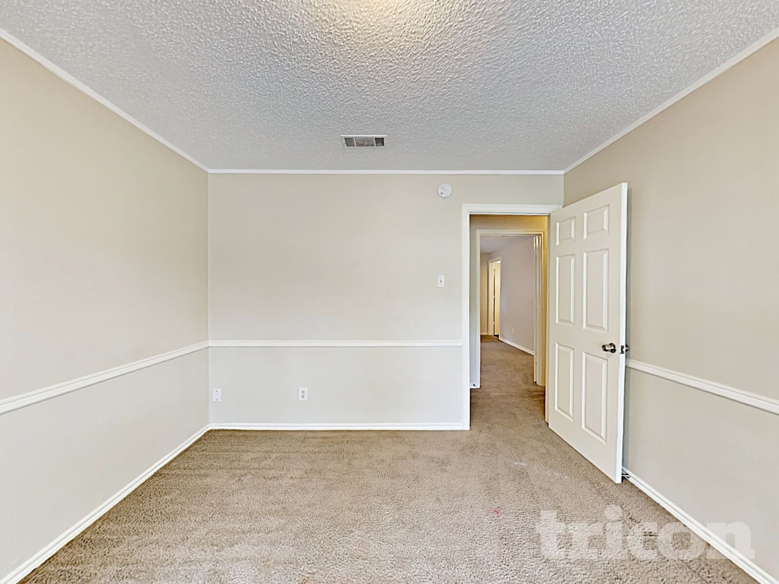 Building Photo - 737 SE 3rd St