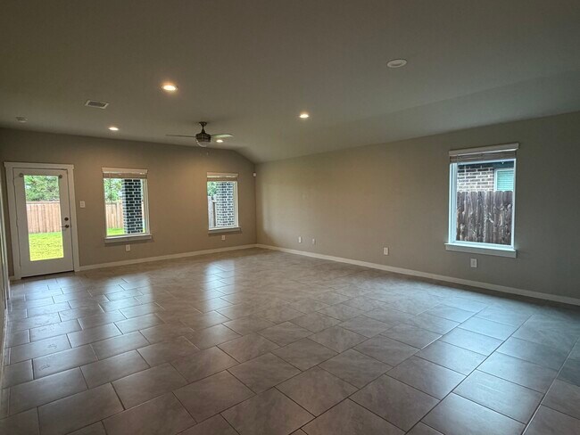 Building Photo - 29422 Pikes Peak Dr
