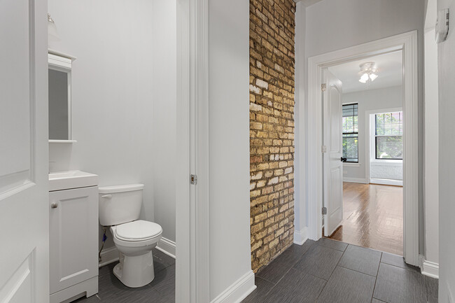 Building Photo - 1638 W Jonquil Terrace