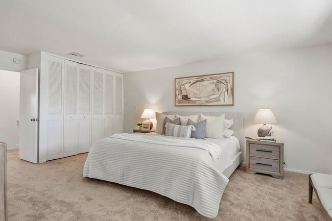 Building Photo - 700 S Yorba St