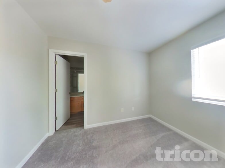 Building Photo - 9970 Brightridge Dr