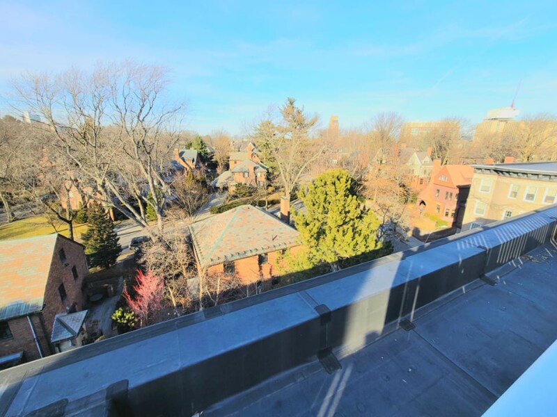 Building Photo - 1056 Beacon St