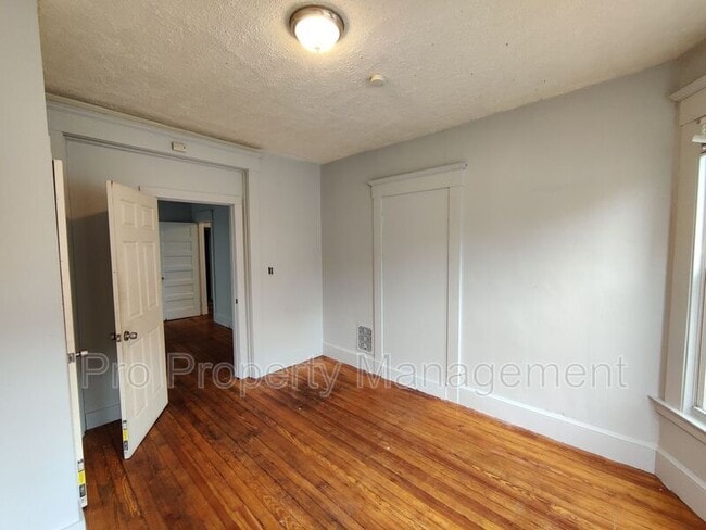 Building Photo - 1644 Chapel St