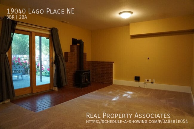 Building Photo - 19040 Lago Pl NE