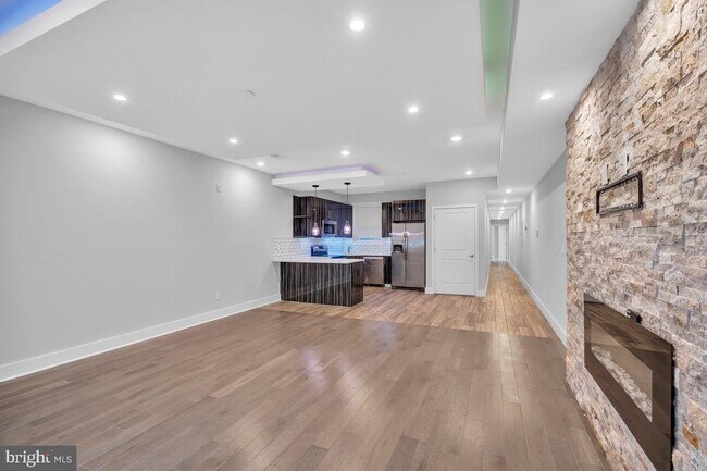 Building Photo - 2562 Frankford Ave