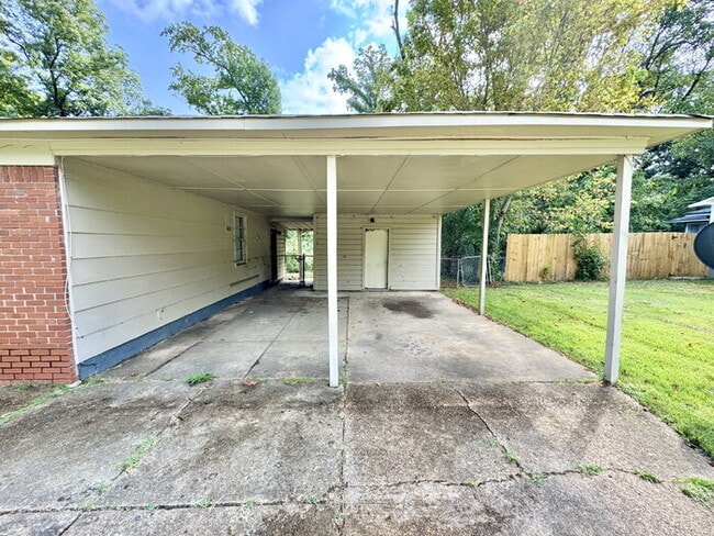 Building Photo - 3224 Aden St