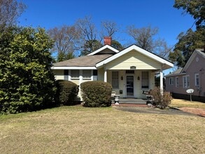 Building Photo - Lakebottom Area! Hardwood Floors Throughout! Call the office to schedule a tour!