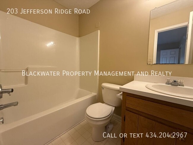 Building Photo - 203 Jefferson Ridge Rd