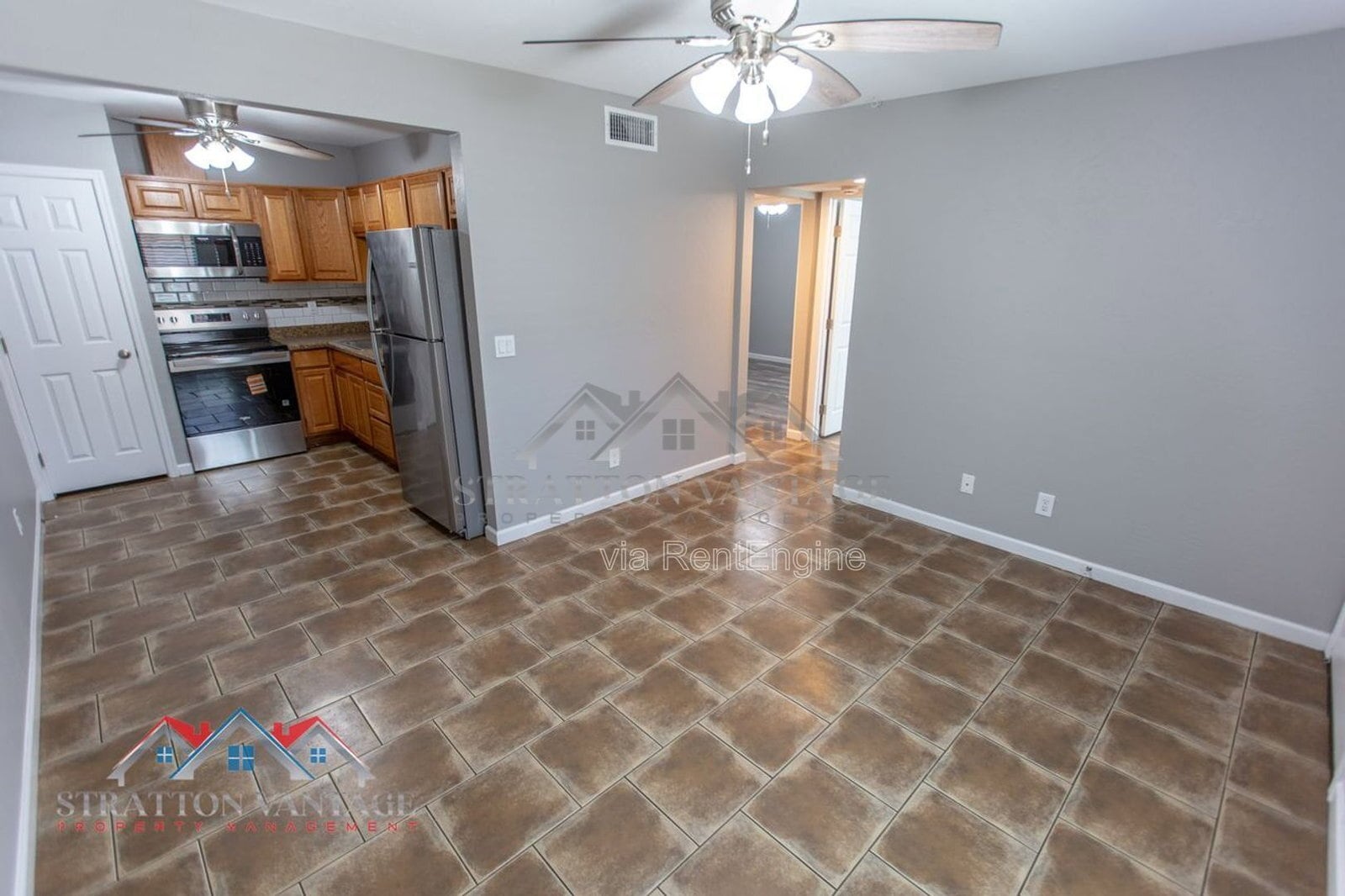 Building Photo - 448 N Lesueur