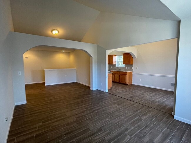 Building Photo - Shelby Township 2 Bedroom, 2 Bath Condo-Style Apartment, ATT. Garage & Pool