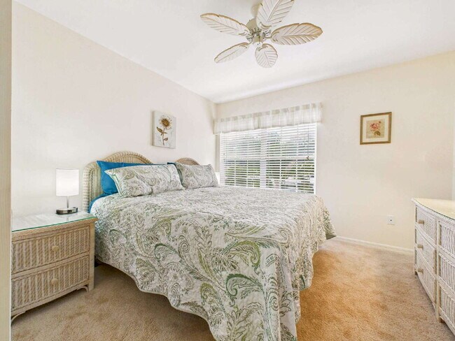 Building Photo - Furnished Seasonal or Annual Rental in Pipers Grove – 3BR Townhome with Lake View