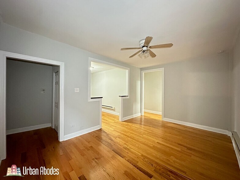 Building Photo - 3721 N Pine Grove Ave