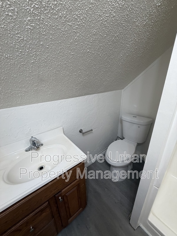 Building Photo - 4345 W 48th St