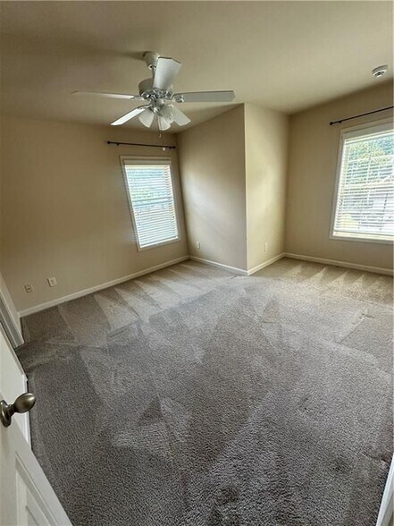 Building Photo - 571 Collingsworth Ln NE