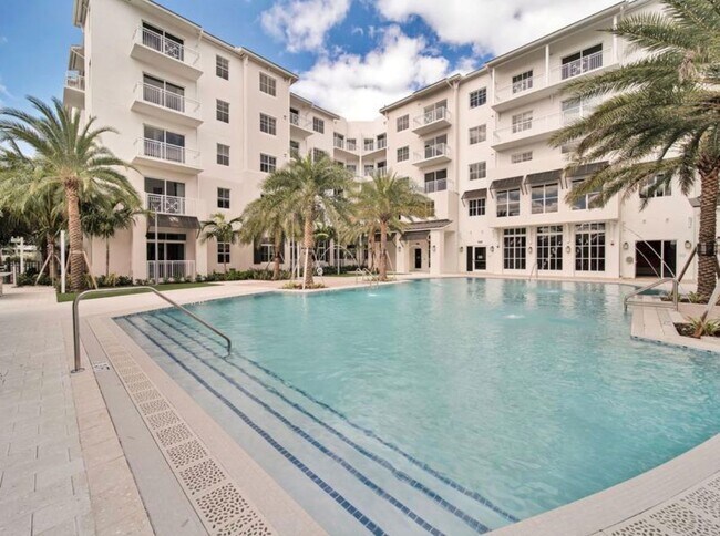 Building Photo - 10510 NW 78th St