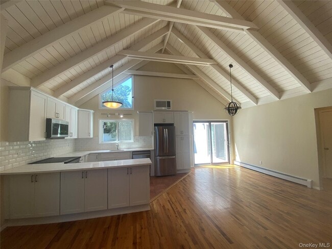 Building Photo - 15 Crestview Dr