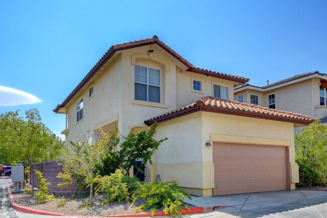 Building Photo - Beautiful 4-Bedroom Home in Gated Summerli...