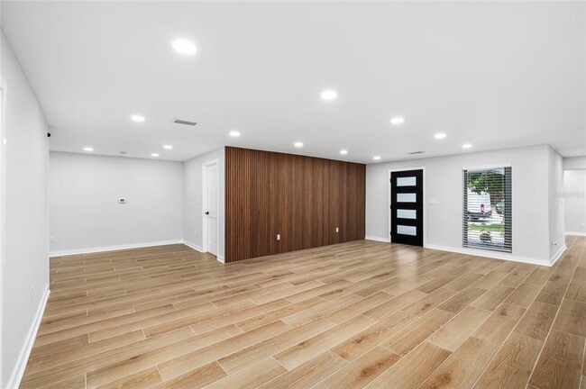 Building Photo - 2306 S San Jose Cir