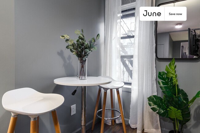 Building Photo - 519 E 5th St