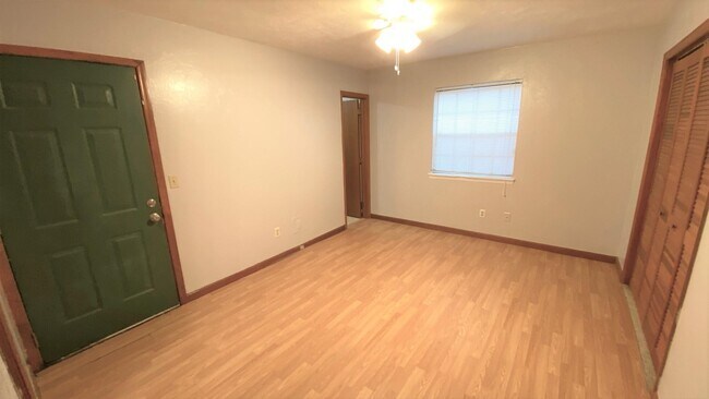 Building Photo - 2081 Continental Ave