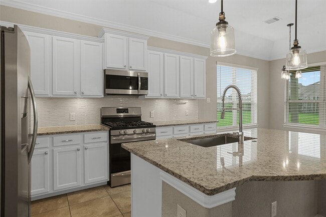 Building Photo - 8903 Lost Castle Wy