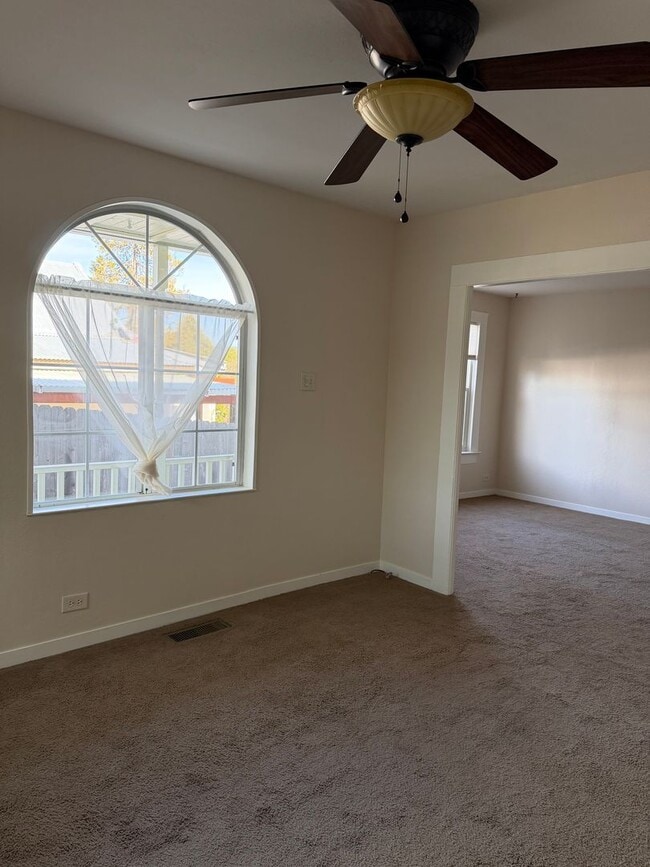 Building Photo - Charming Jackson Home