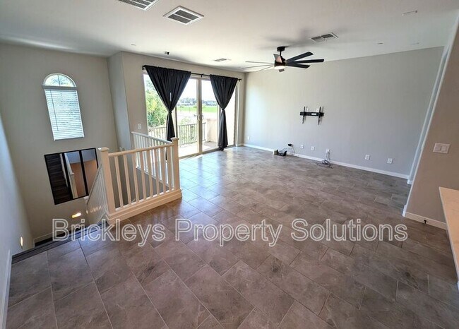 Building Photo - 4021 E Pony Ln