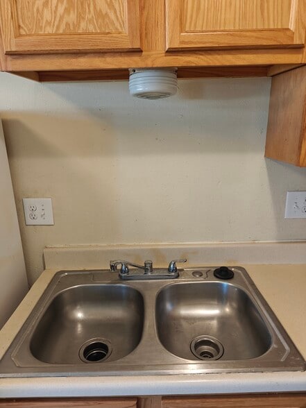 Building Photo - 3220 Wellesley Ct NE