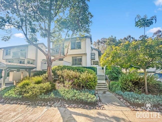 Building Photo - Stunning 2BD/2.5BA W/ In-Unit Laundry and ...