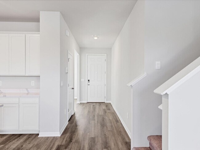 Building Photo - Unfurnished Annual Rental