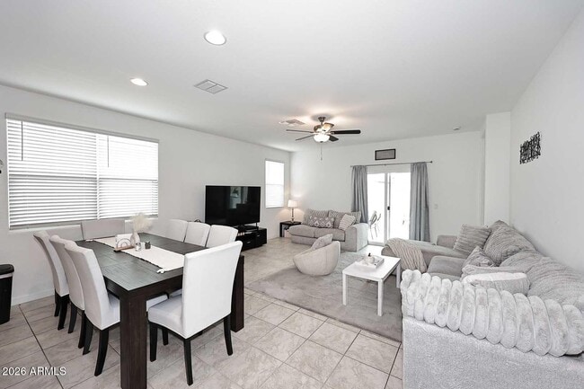 Building Photo - 40020 W Sunland Dr