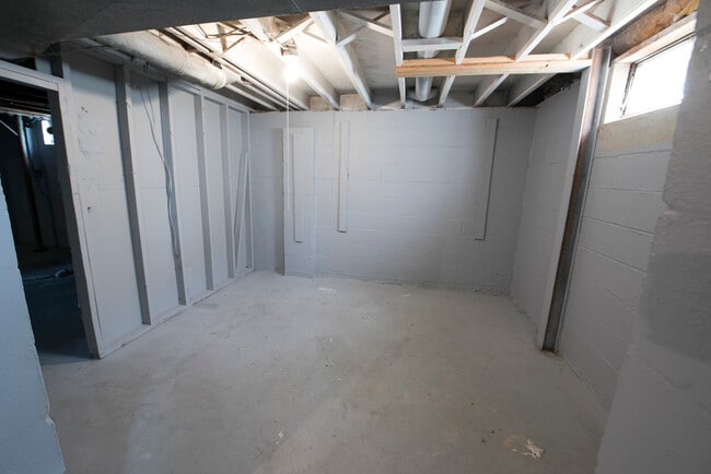 Building Photo - 5258 Kornwal Dr