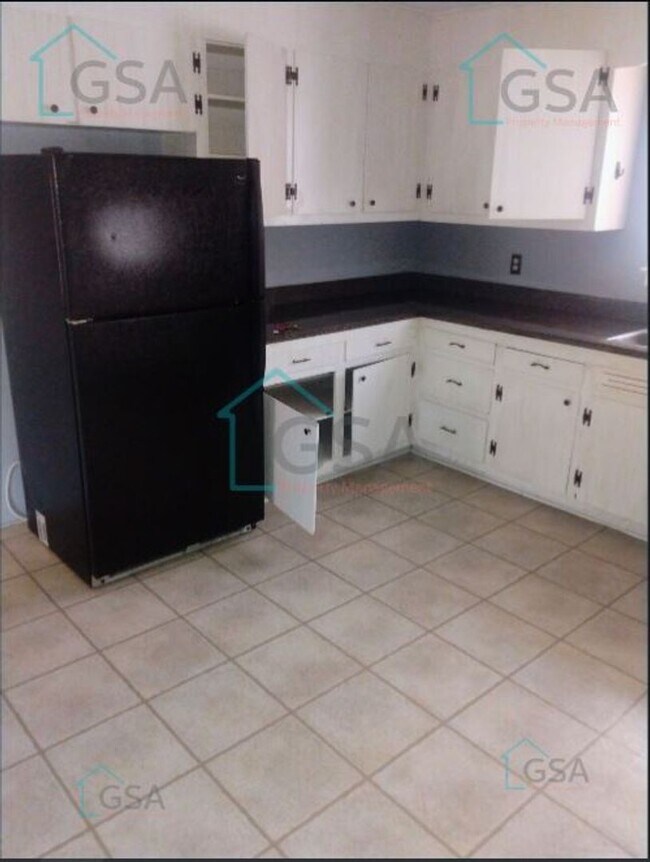 Building Photo - Two Bedroom Two Bath