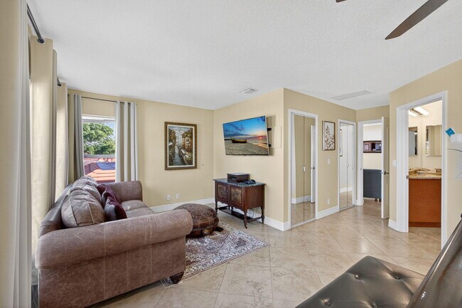 Building Photo - 8400 Heritage Club Dr