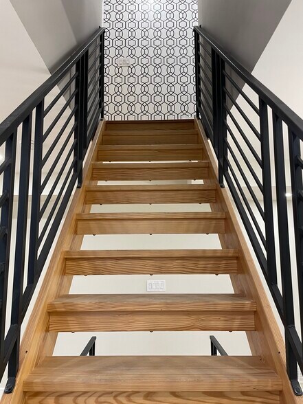 Building Photo - 1649 S 17th St